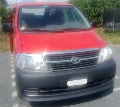 Toyota Hiace 8 places ou 2 places et 4,5m3/