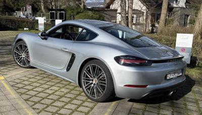 Porsche 718 Cayman S