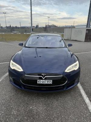 Tesla S70D