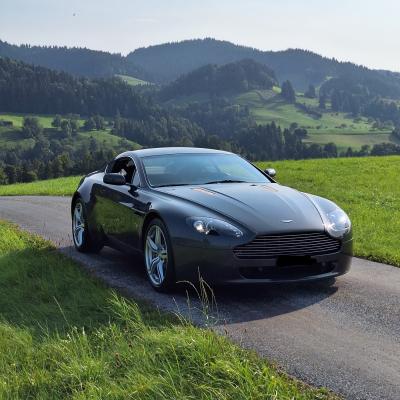 Aston-Martin V8 Vantage 4.7
