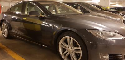 Tesla S 85D