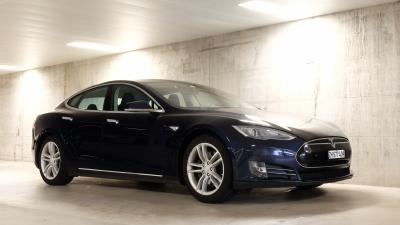 Tesla Model S 85